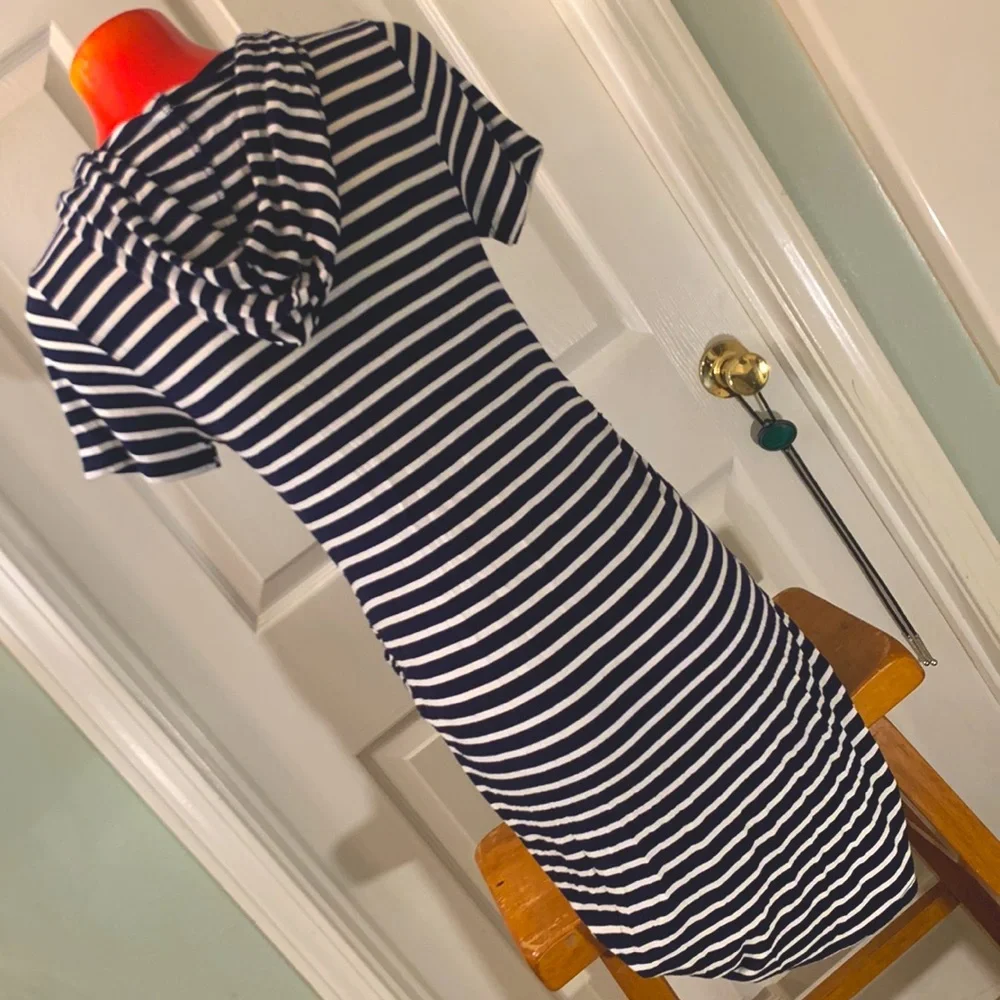 Adorable HEART & HIPS Hoodie Dress - Picture 2 of 13